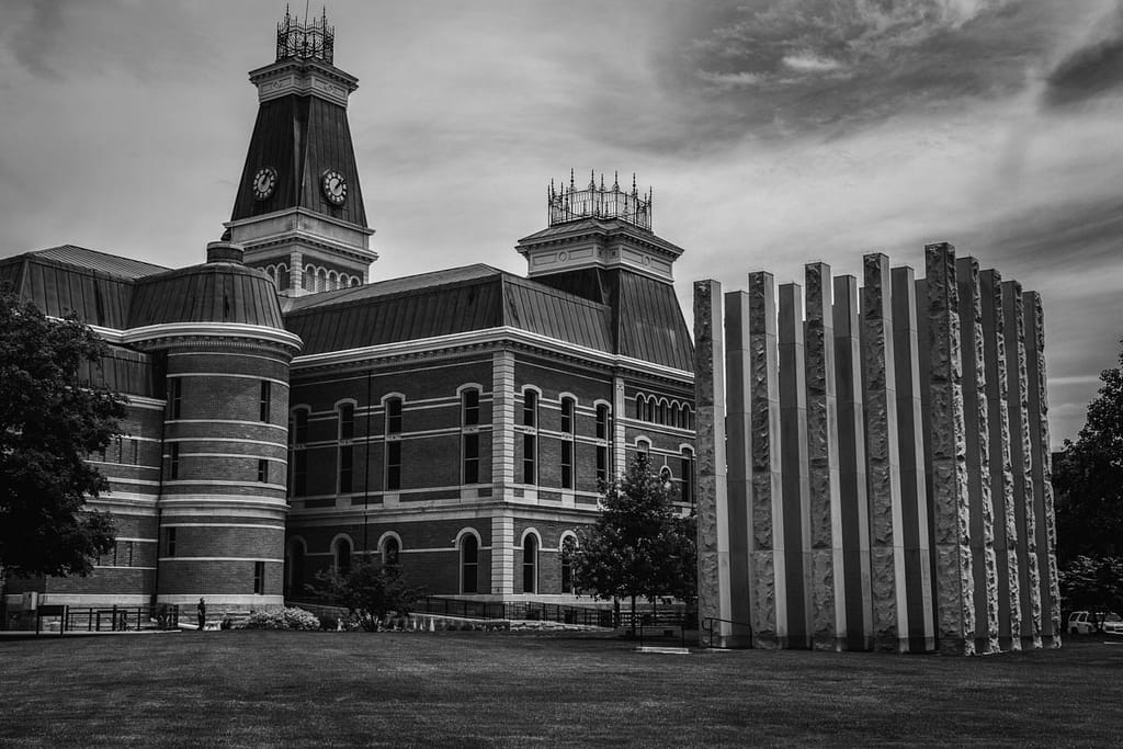 columbus indiana courthouse and veterans memorial