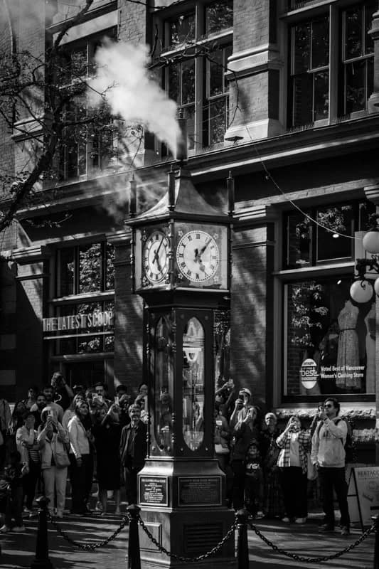 Vancouver Fascinated By The Steam Clock