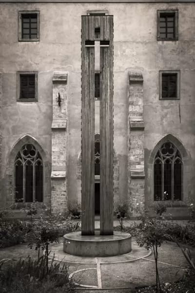 Cross In Paradise Court